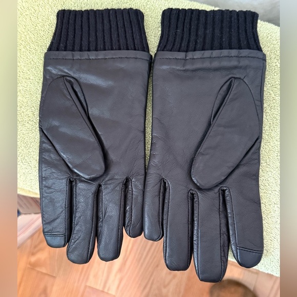 Tommy Hilfiger Gloves Leather Fleece Lined Winter Touch Screen $99 Men's L - Picture 2 of 5